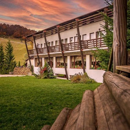 Casa Muntelui 호텔 푼다타 외부 사진
