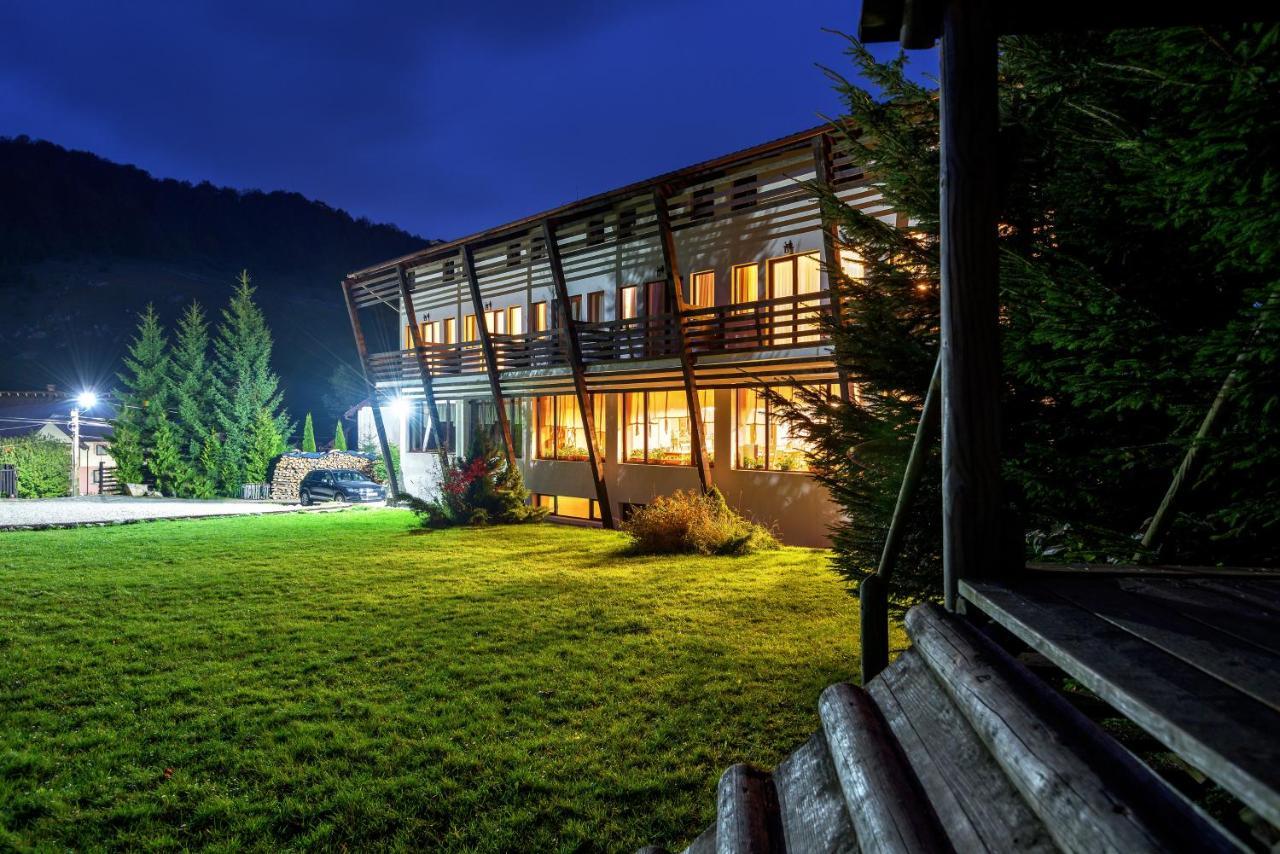 Casa Muntelui 호텔 푼다타 외부 사진