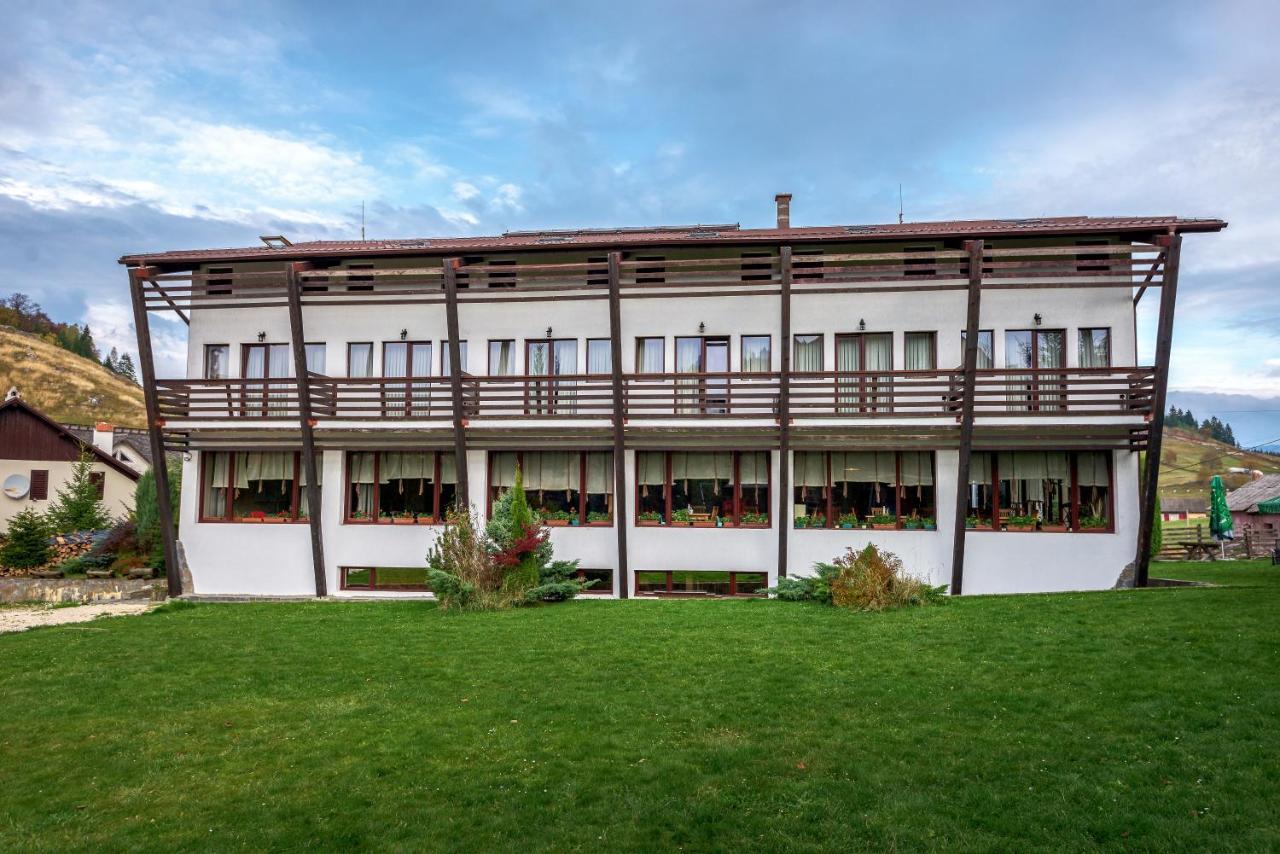 Casa Muntelui 호텔 푼다타 외부 사진